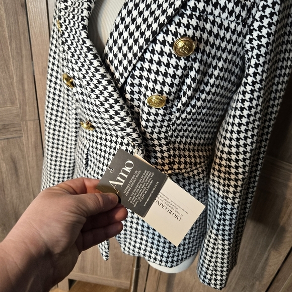 Amo Women's Black and White Houndstooth Blazer - Picture 4 of 16